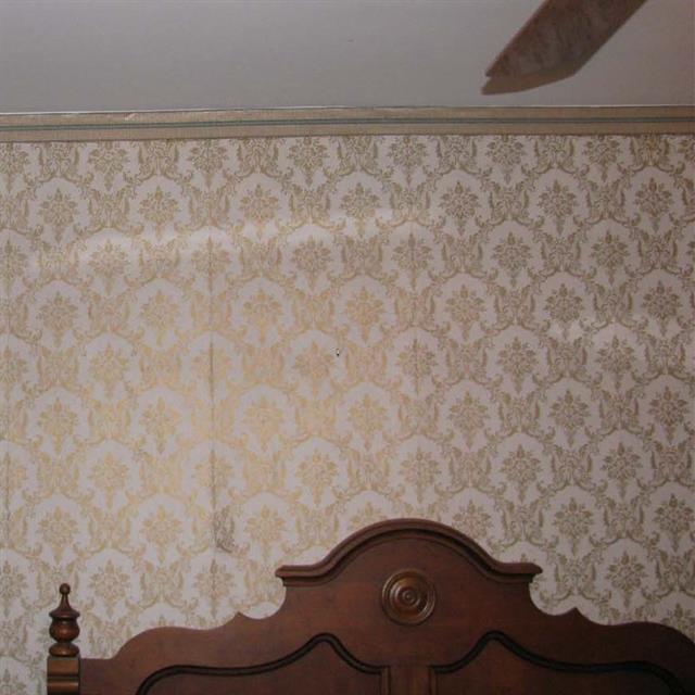 علت باز شدن درزهای کاغذ دیواری و چگونگی تعمیر آن